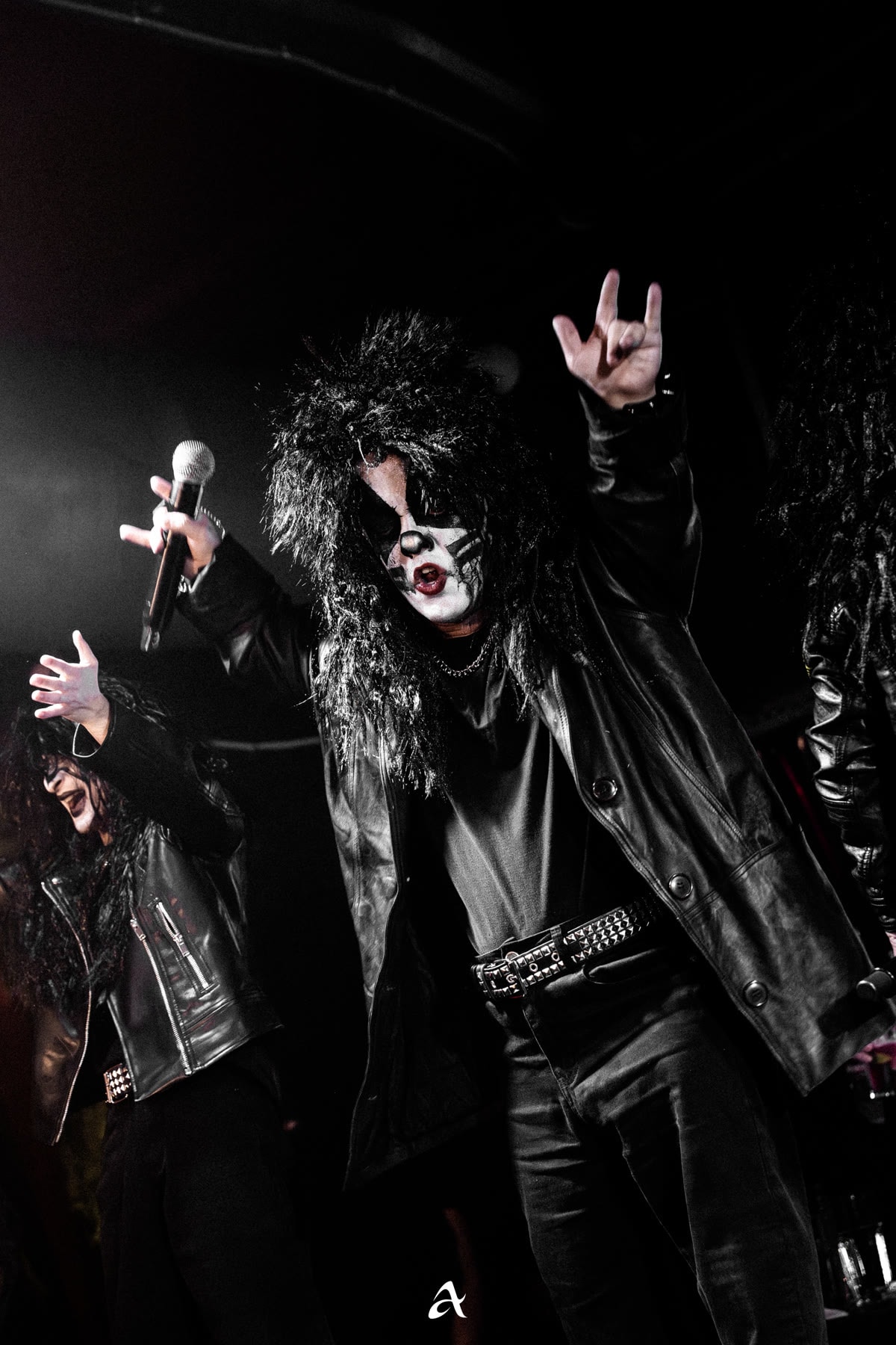 Артист KISS в гриме и костюме